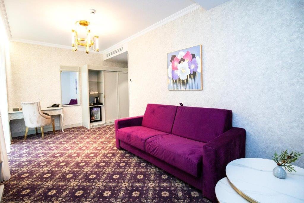 Hotel Foisorul Cu Flori Sinaia Extérieur photo