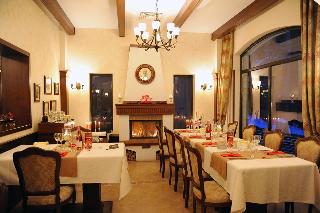 Hotel Foisorul Cu Flori Sinaia Extérieur photo