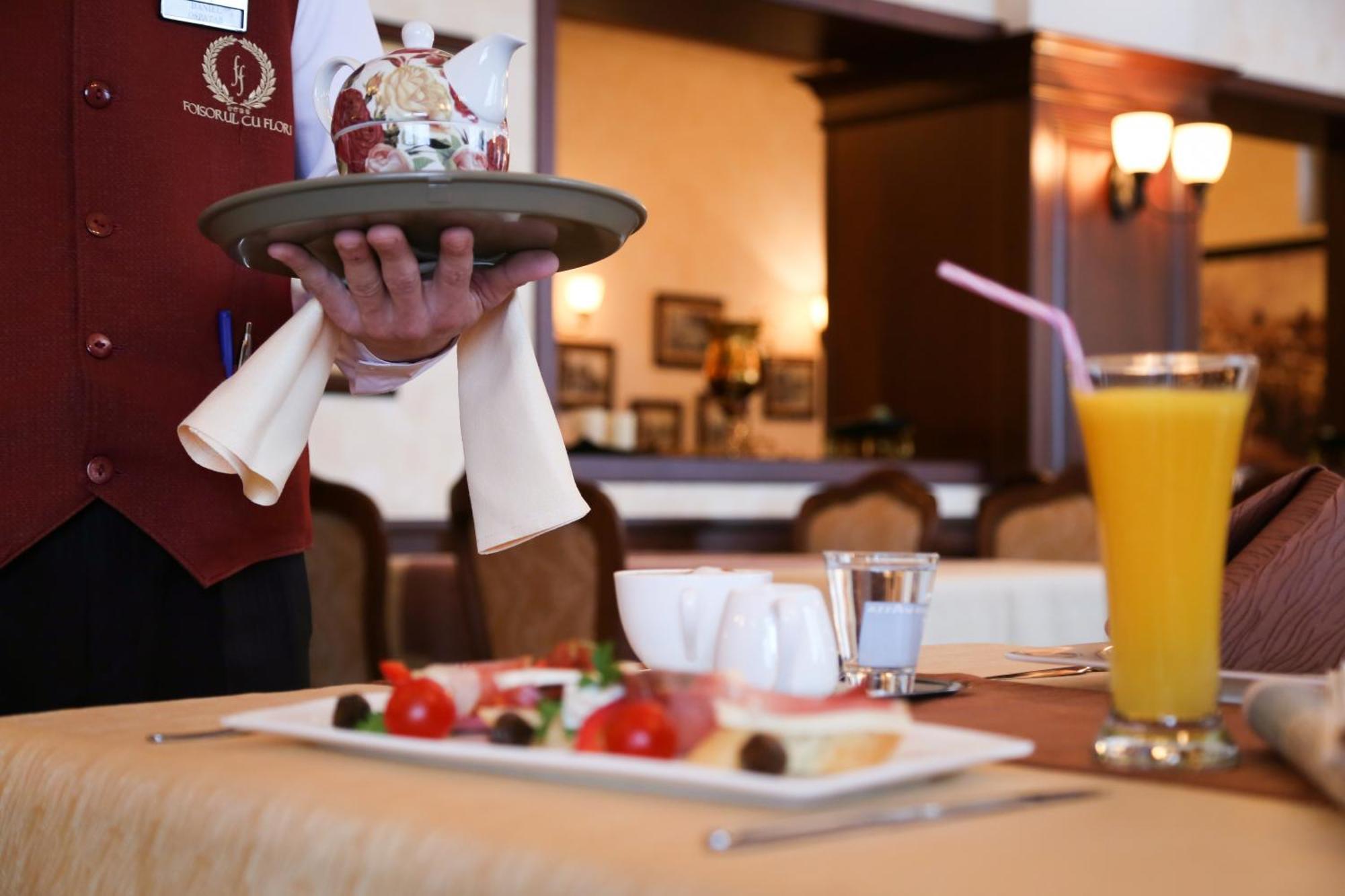 Hotel Foisorul Cu Flori Sinaia Extérieur photo