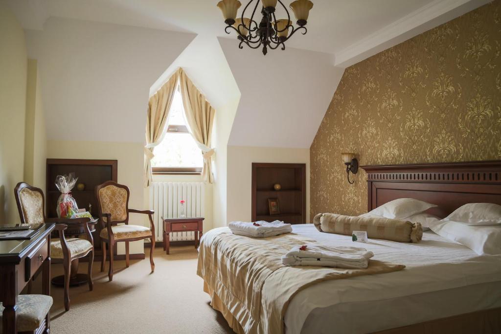 Hotel Foisorul Cu Flori Sinaia Extérieur photo