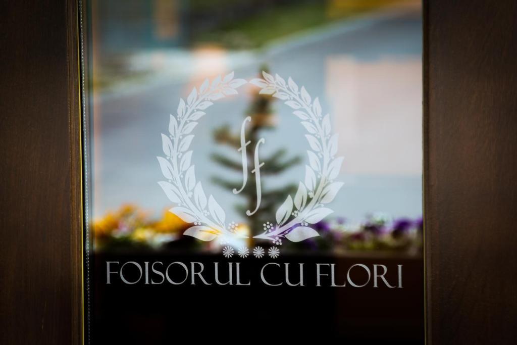 Hotel Foisorul Cu Flori Sinaia Extérieur photo