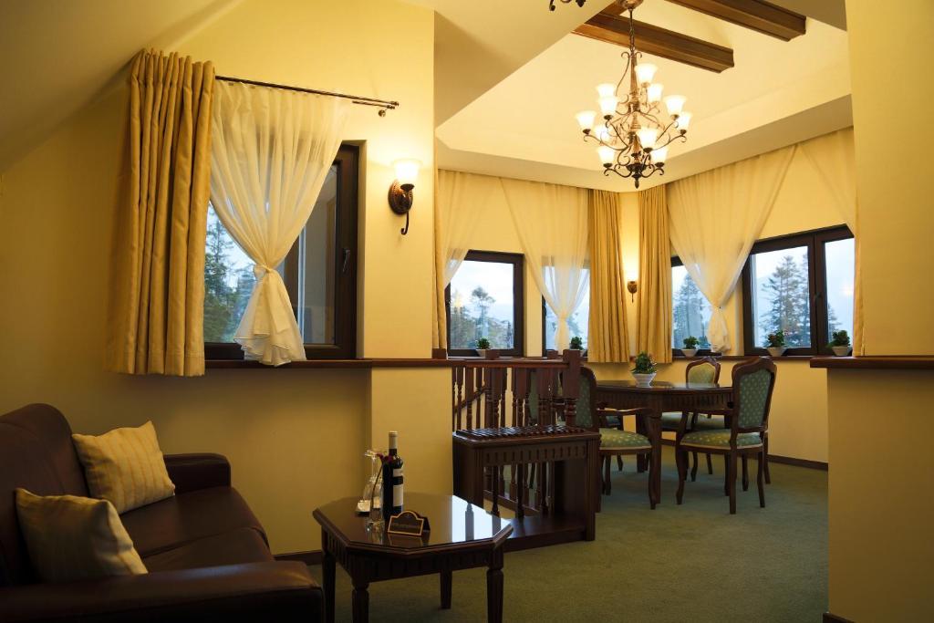Hotel Foisorul Cu Flori Sinaia Extérieur photo