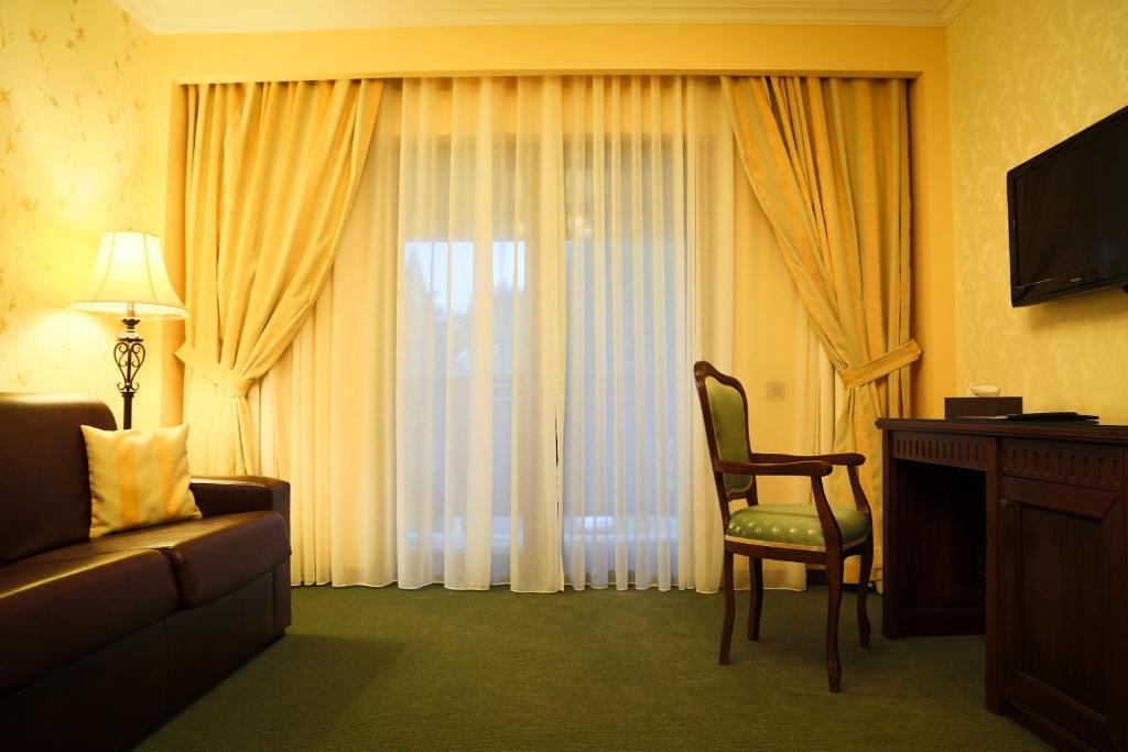 Hotel Foisorul Cu Flori Sinaia Extérieur photo